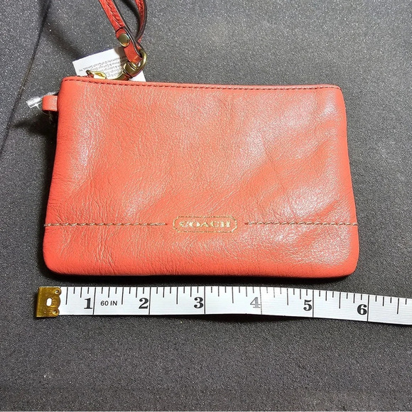 Coach B4/TeaRose Small Zippered Leather Wristlet Clutch Purse F49475 New W/ Tag - Picture 5 of 6